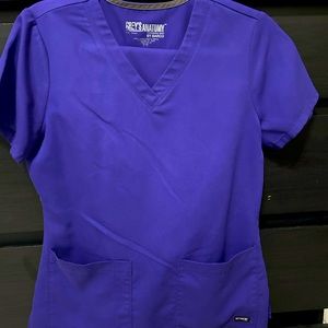 Small Grey's Anatomy Scrubs Aubrey Scrub Top, V-Neck,color: purple rain
